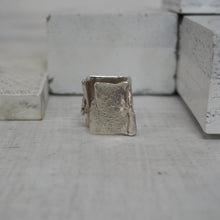 Load image into Gallery viewer, BROKEN PARED RING - Silver