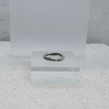 Load image into Gallery viewer, CARTE RING - Oxidised Silver & Grey Diamonds