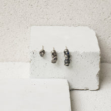 Load image into Gallery viewer, SOLMU STUD SET - Oxidised Silver &amp; Sapphires