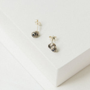 SOLMU STUDS  - Oxidised Silver & Sapphires