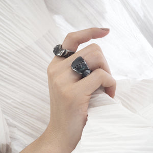 EKLIM RING - Oxidised Silver & Black Sapphires
