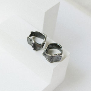 EKLIM RING - Oxidised Silver & Black Sapphires